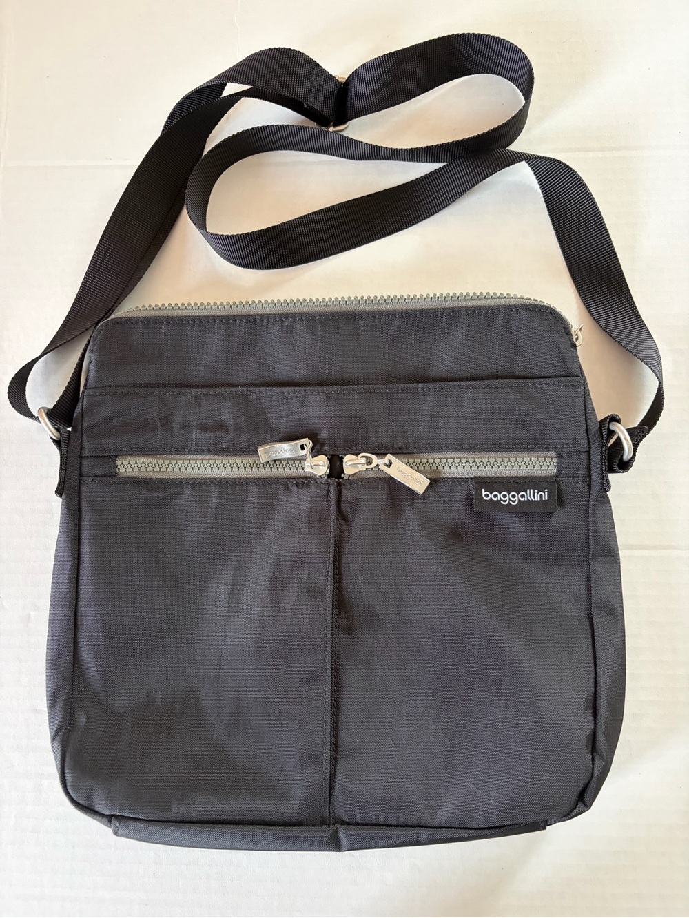 Baggallini Black Nylon Crossbody Messenger Bag